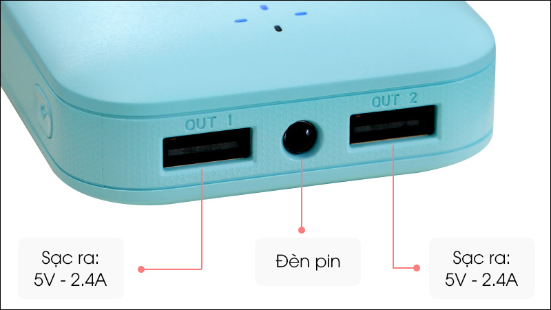 Ngoài 2 cổng sạc ra, 1 cổng vào còn trang bị đèn pin 